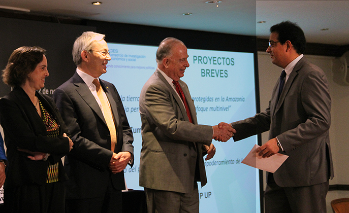 Investigador del CIUP gana concurso anual de investigación CIES 2015